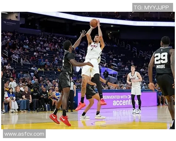 夏季联赛男篮对决热火队精彩瞬间回顾与赛后分析