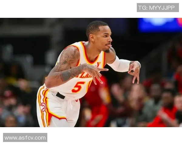 德章泰穆雷带领球队奋勇争先展现出色篮球才华与领导力