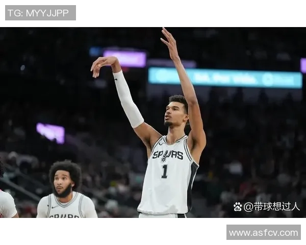 文班亚马新秀表现惊艳场均20分10篮板3盖帽领跑全联盟